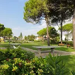 Дом отдыха Villaggio Danubio Бибионе