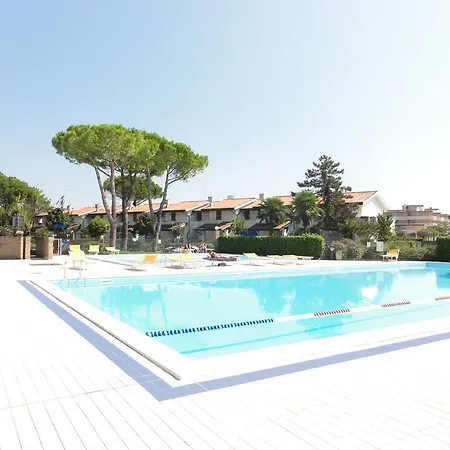 Feriehus Villaggio Danubio *